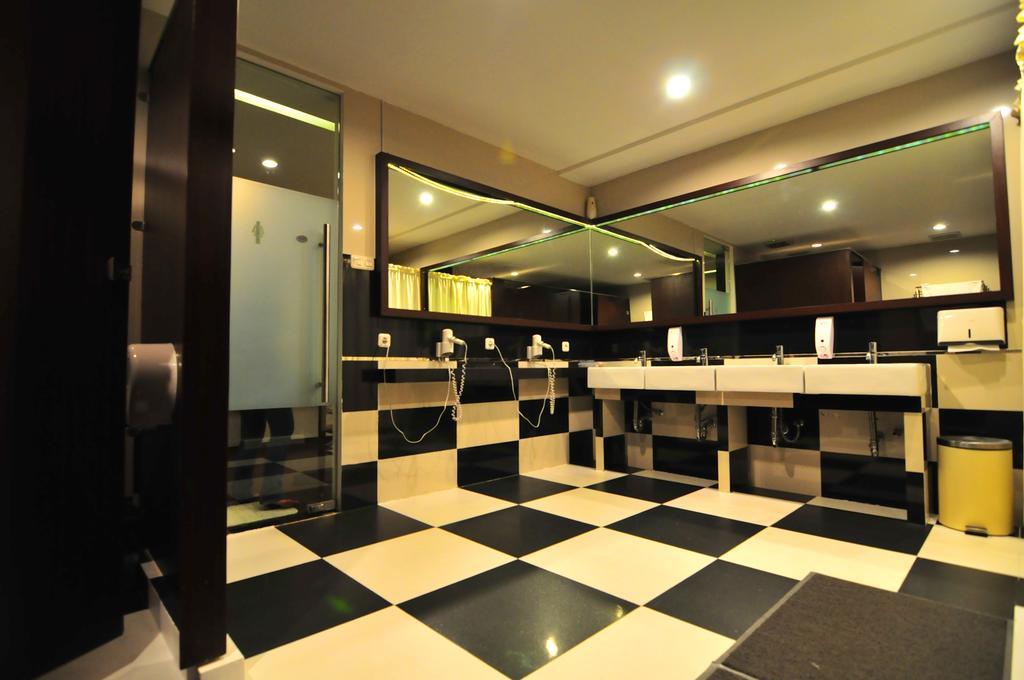 Capsule Hostel Old Batavia Jakarta Ngoại thất bức ảnh