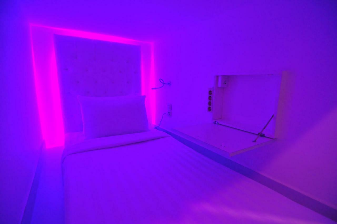 Capsule Hostel Old Batavia Jakarta Ngoại thất bức ảnh